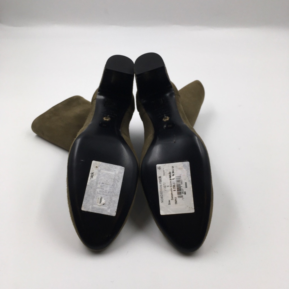 Stuart Weitzman "Vida" suede ankle booties color Truffle Size 8 - Picture 6 of 9